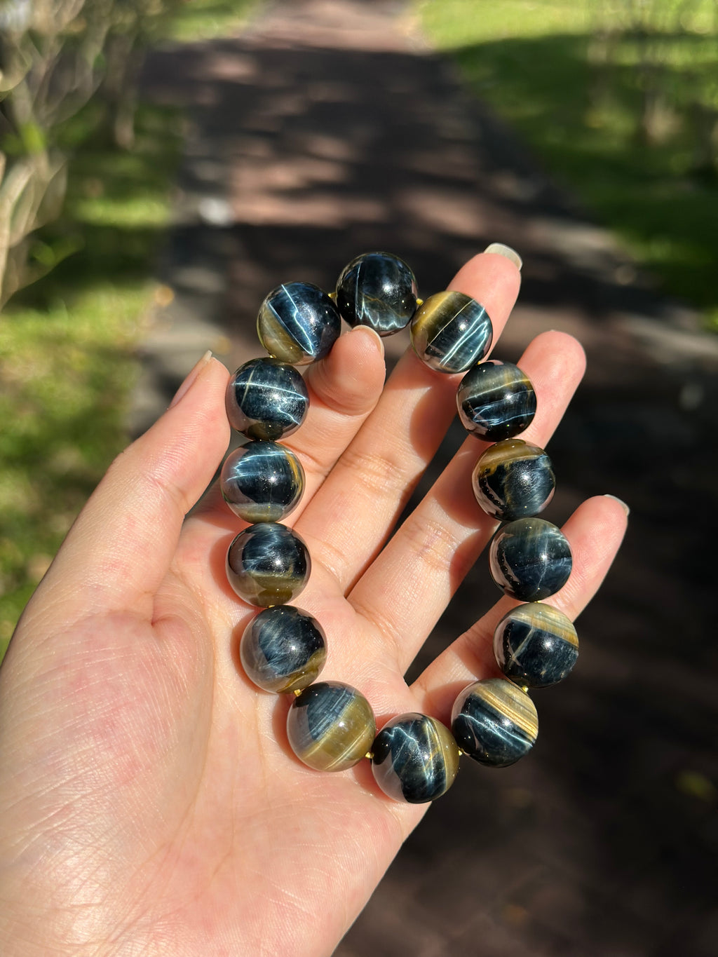 Dreamy Tiger's Eye (16mm)